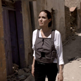 Iraq –  Angelina Jolie Visiting Families in Mosul<span>UNHCR Special Envoy Angelina Jolie visiting West Mosul and meting the displaced.</span>